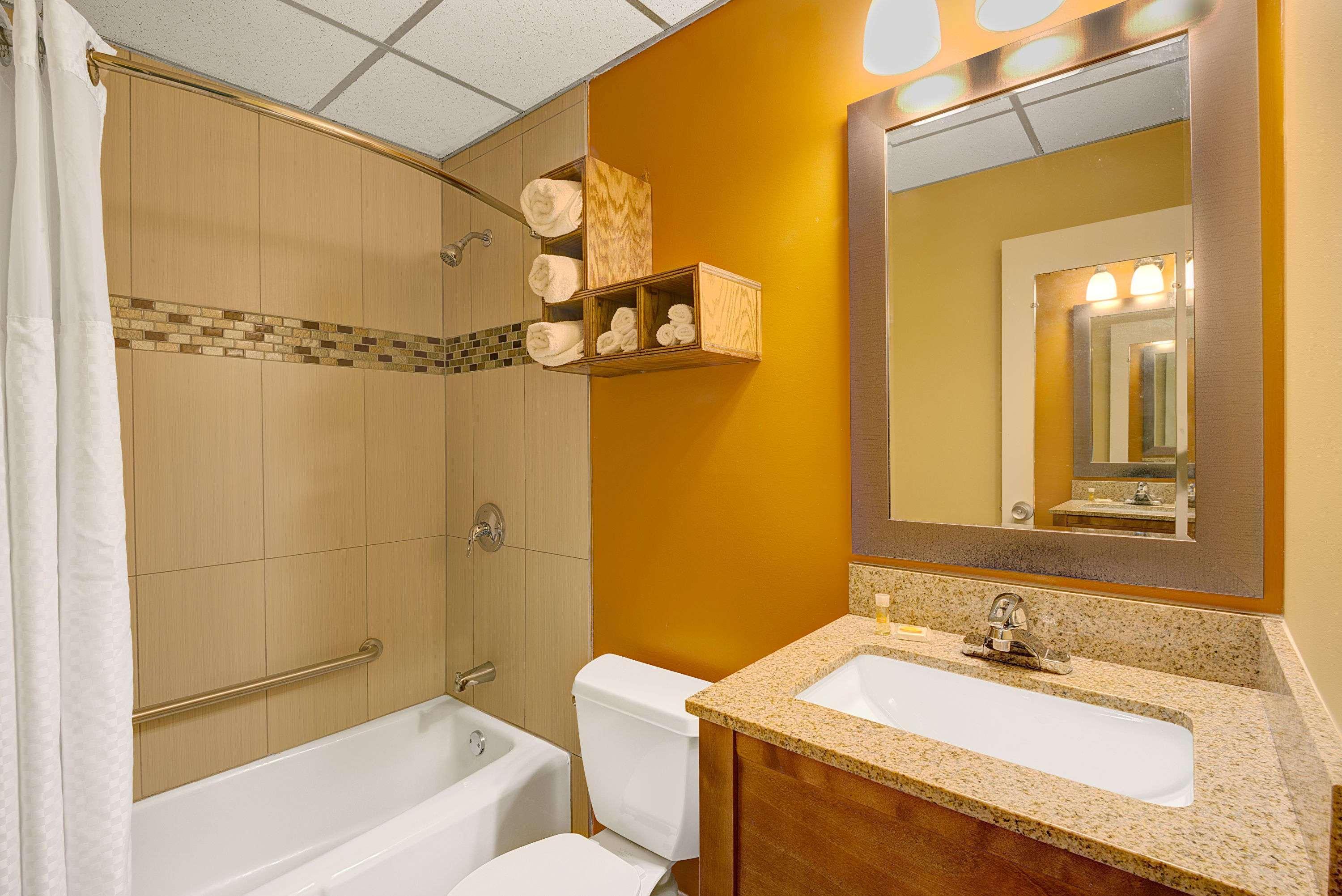 Days Inn By Wyndham Southington Dış mekan fotoğraf
