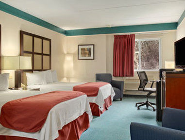 Days Inn By Wyndham Southington Dış mekan fotoğraf