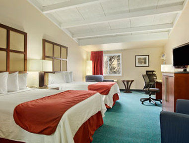 Days Inn By Wyndham Southington Dış mekan fotoğraf